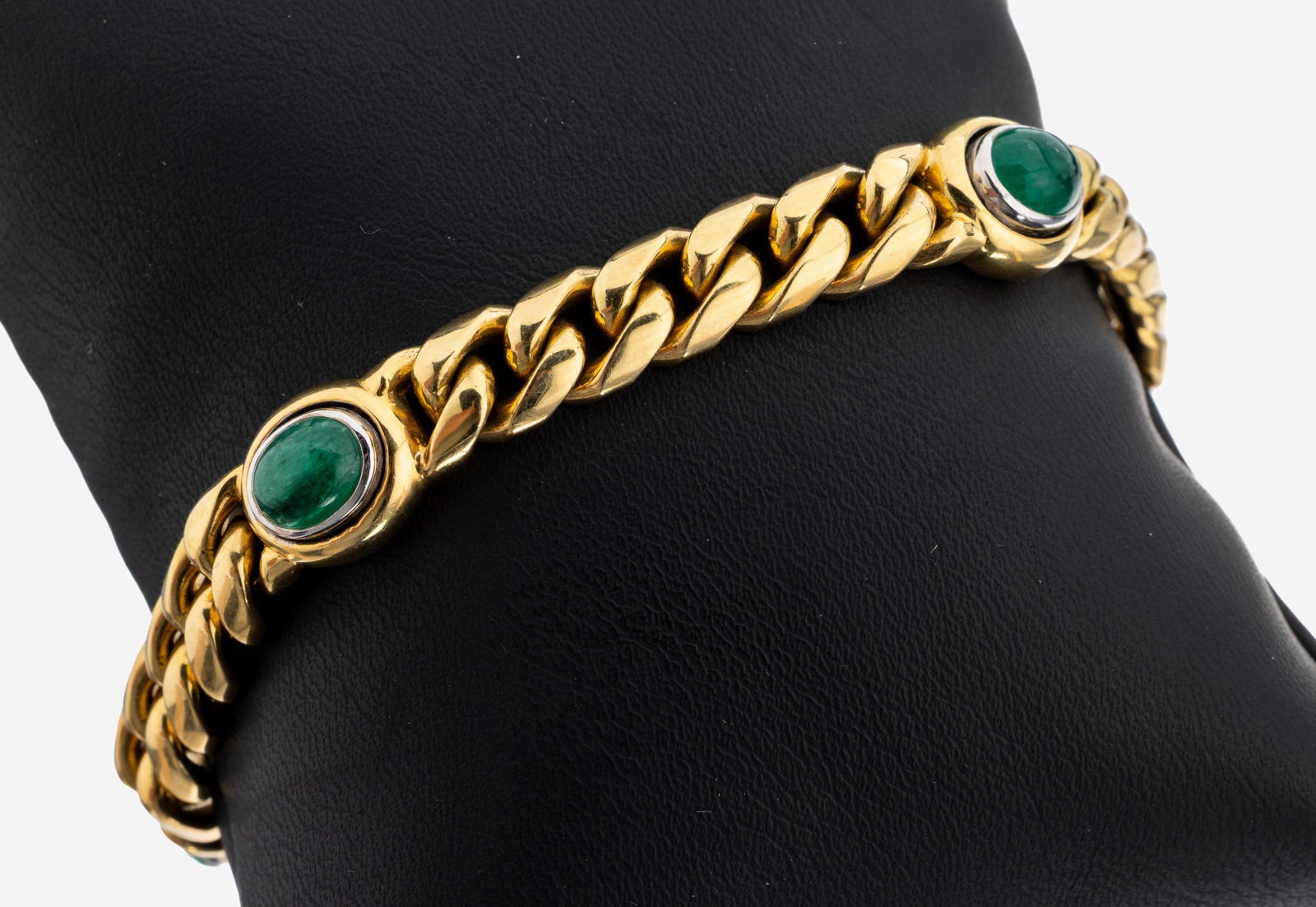 18 kt gold emerald-bracelet (1 of 1)