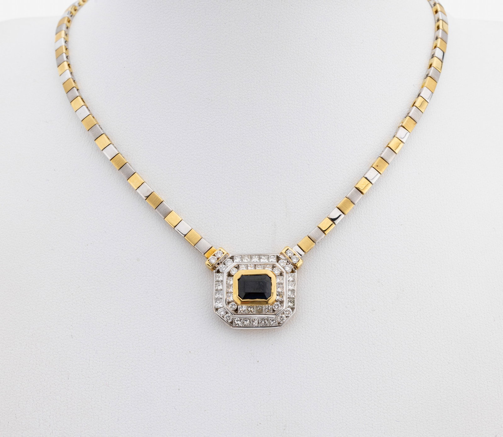 18 kt gold sapphire-diamond-necklace (1 of 1)