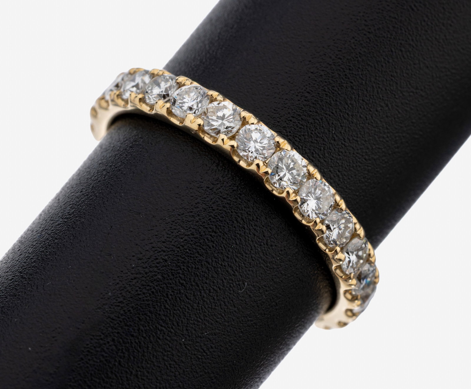 14 kt gold brilliant-memoryring: 14 kt gold brilliant-memoryring , YG 585/000, 26 brilliants total approx. 1.47 ct (engraved) Wesselton-Crystal/si-p, ringsize 56, approx. 2.5 g