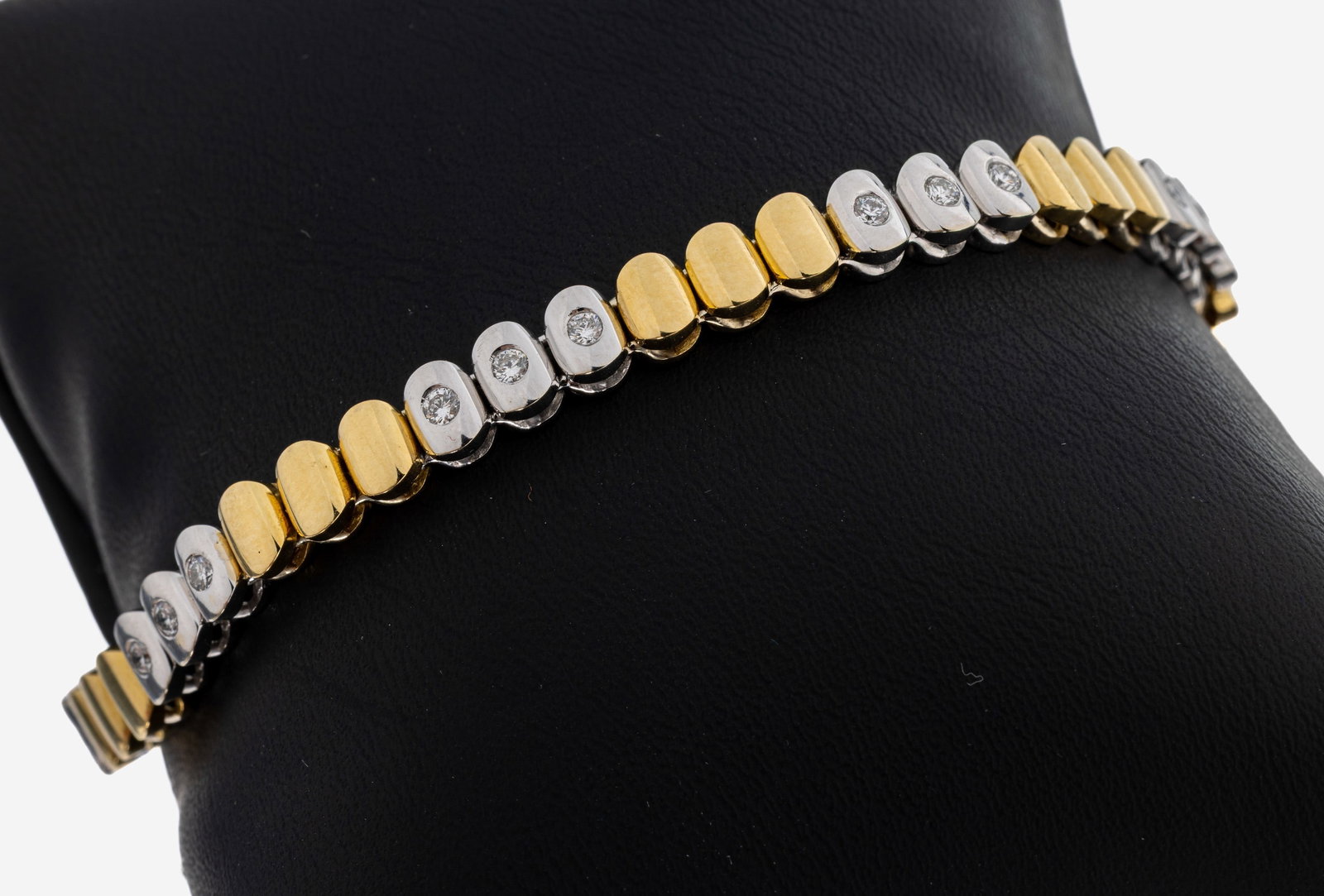 18 kt gold brilliant-bracelet (1 of 1)