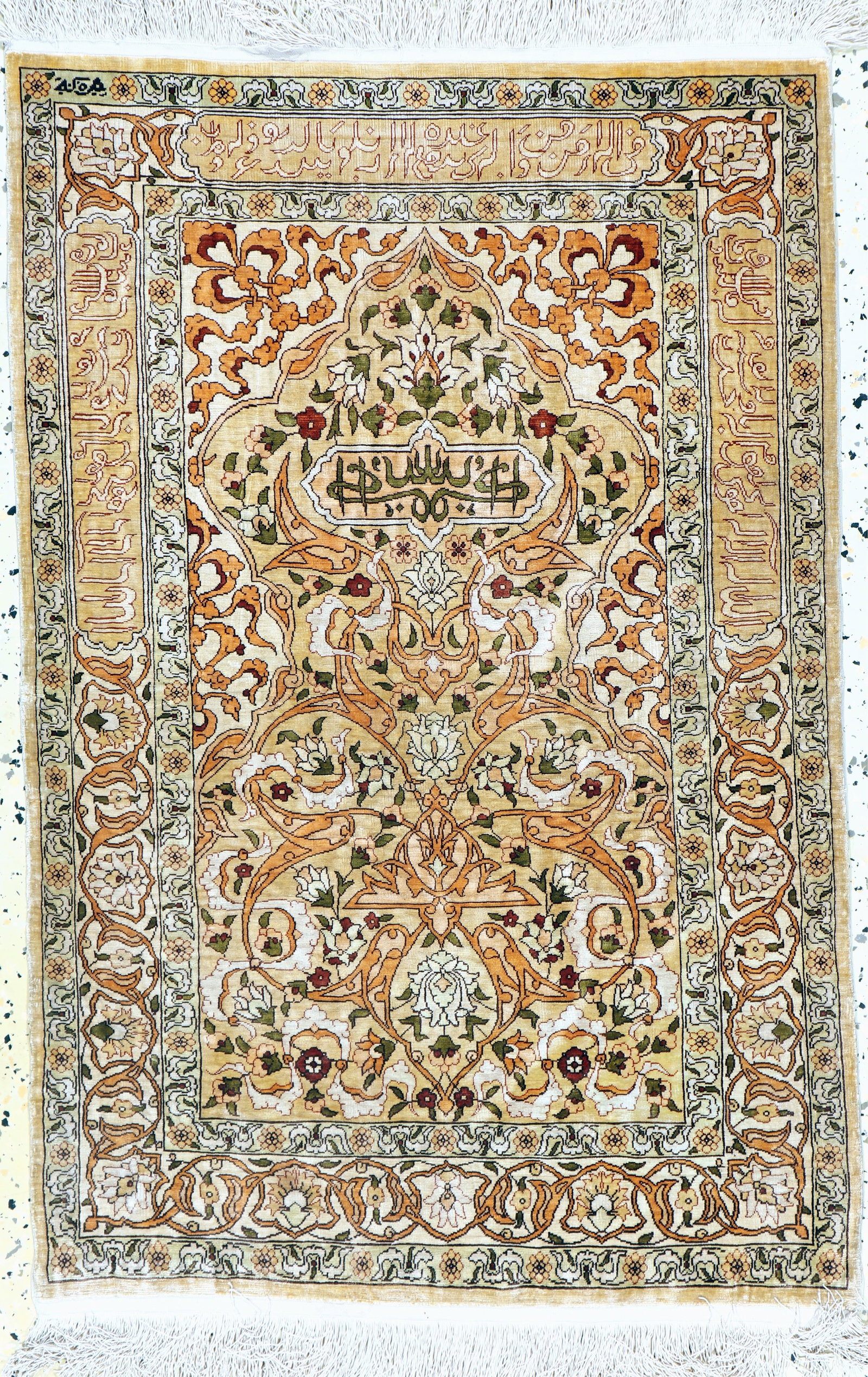 Hereke silk fine signed, Turkey, mid-20th century: Hereke silk fine signed, Turkey, mid-20th century, pure natural silk, approx. 93 x 62 cm, approx. 1.0 million kn/sm, condition: 2. Rugs, Carpets & Flaweaves