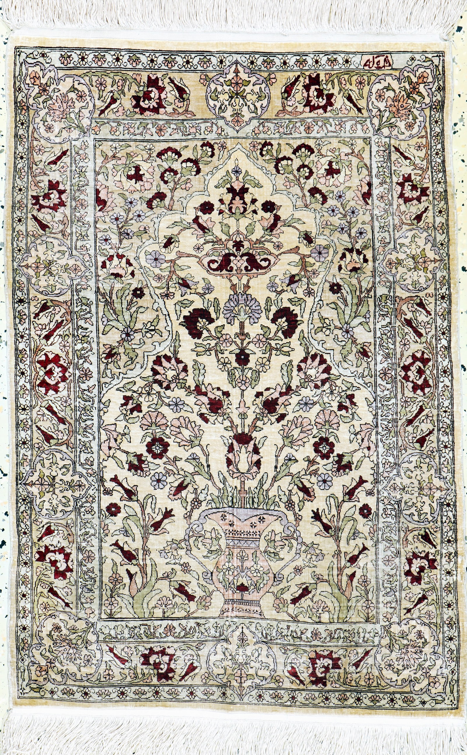Hereke silk fine signed, Turkey, mid-20th century (1 of 6)