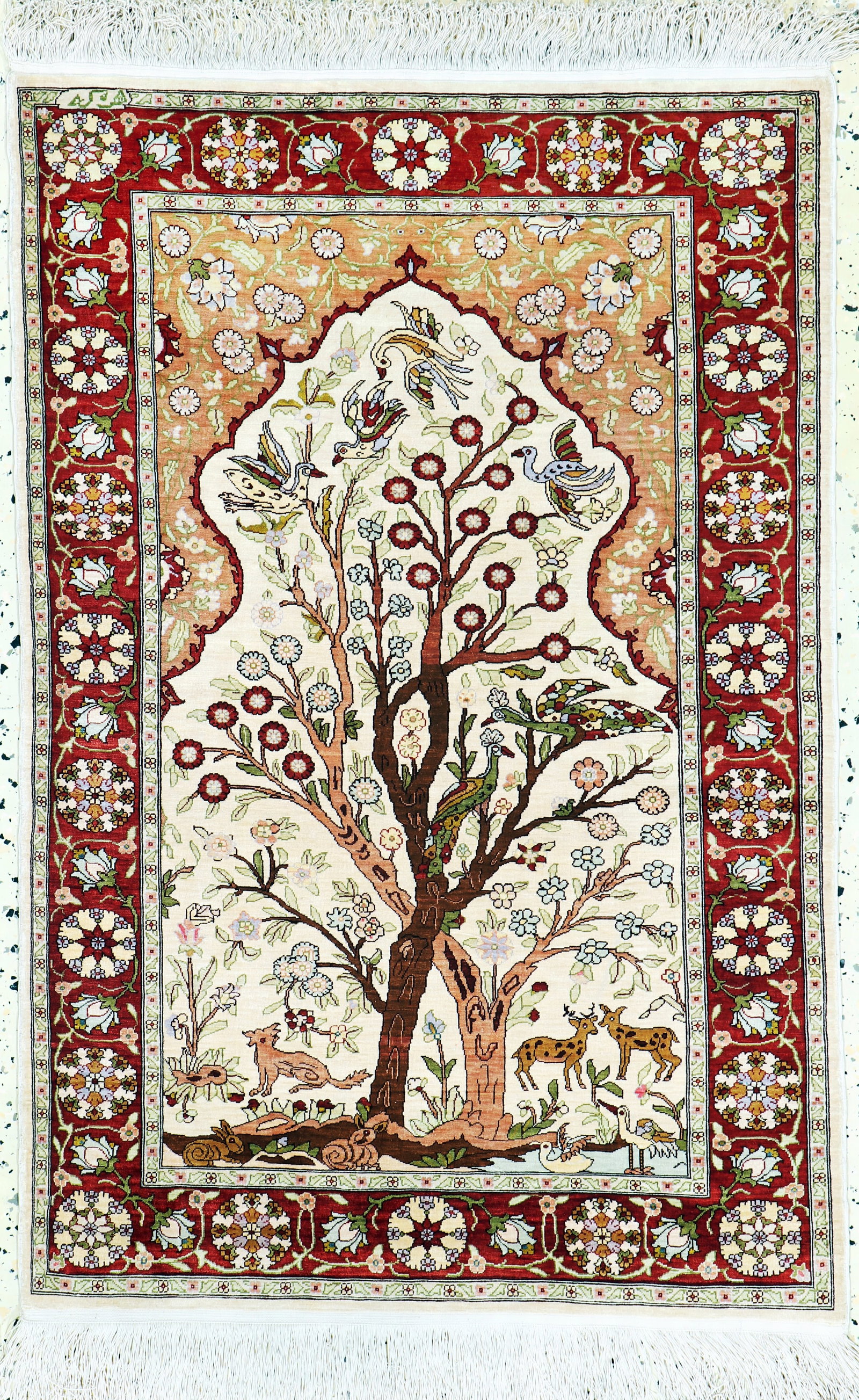 Hereke silk fine signed, Turkey, mid-20th century: Hereke silk fine signed, Turkey, mid-20th century, pure natural silk, approx. 105 x 70 cm, condition: (almost new). Rugs, Carpets & Flaweaves