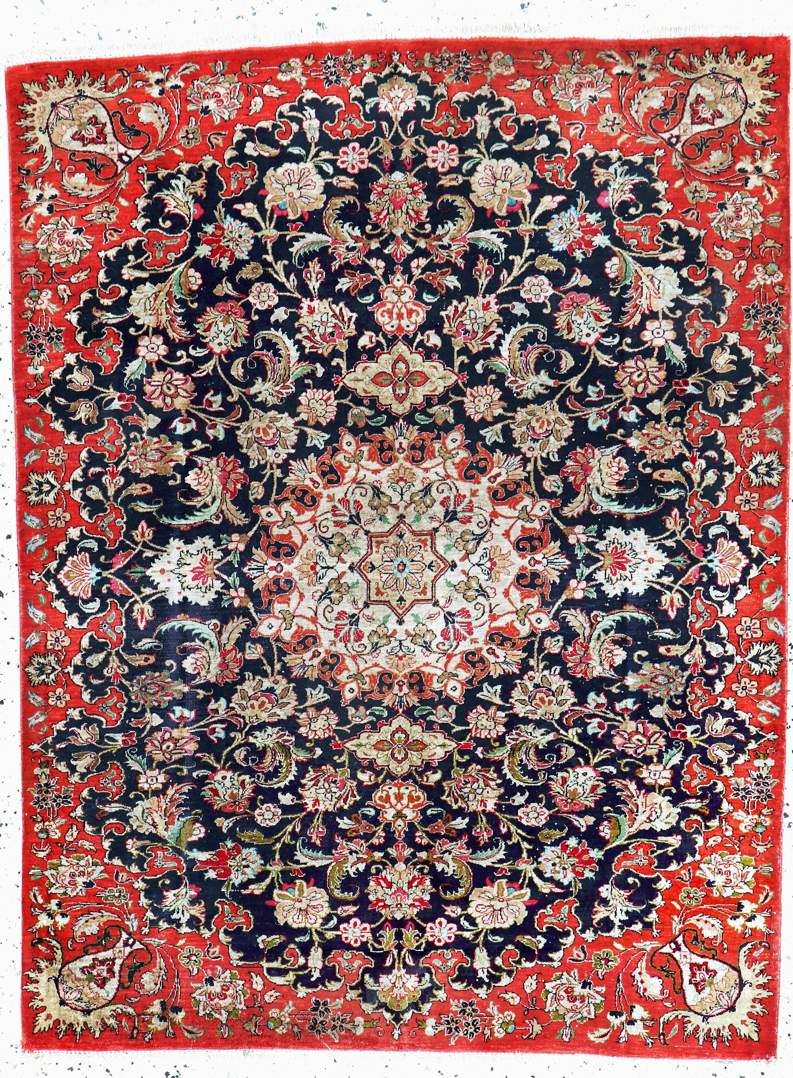Qum silk, Persia, mid-20th century, pure natural: Qum silk, Persia, mid-20th century, pure natural silk, approx. 140 x 105 cm, in need ofcleaning, condition: 3. Rugs, Carpets & Flaweaves