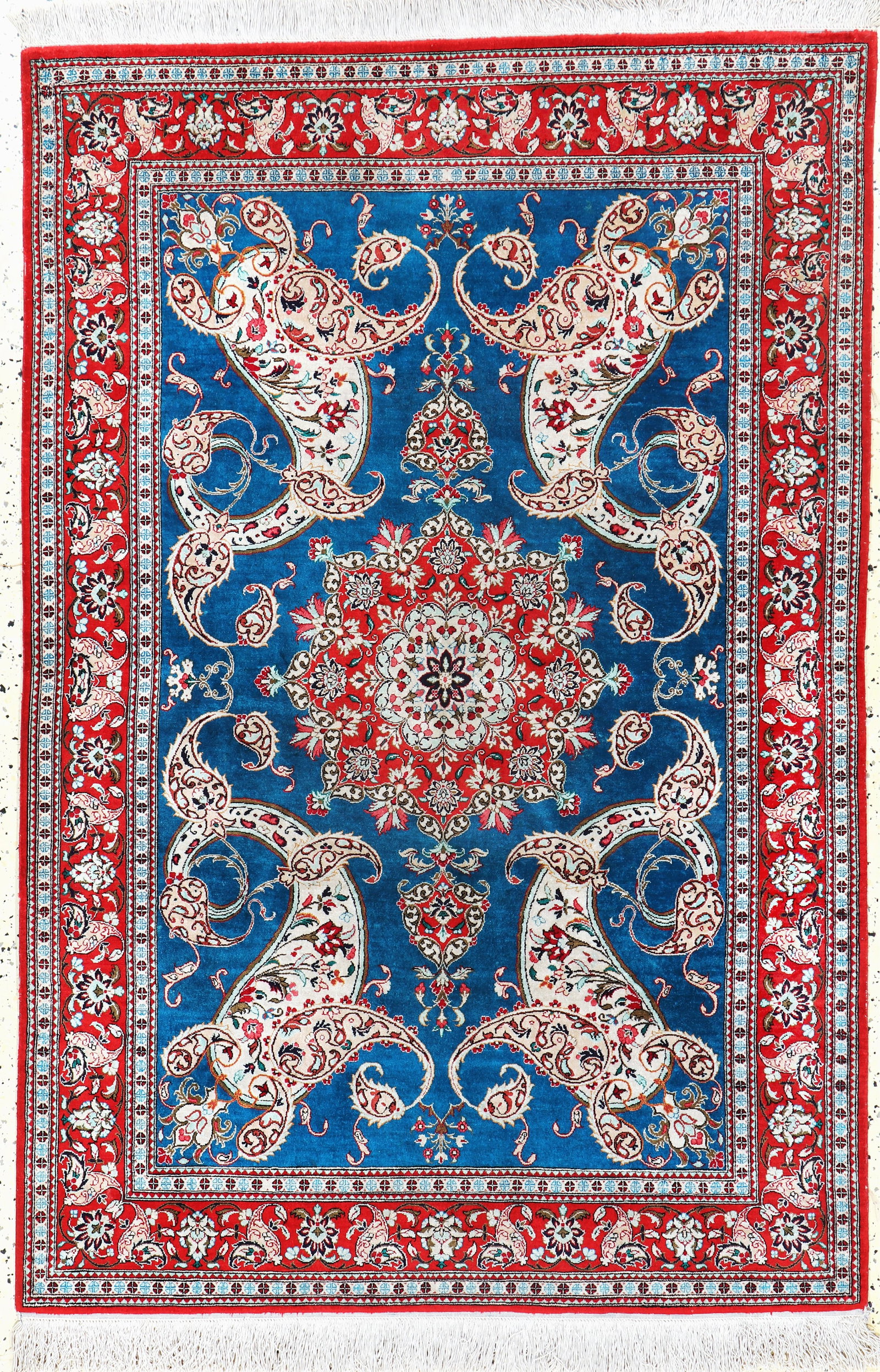 Qum silk, Persia, mid-20th century, pure natural: Qum silk, Persia, mid-20th century, pure natural silk, approx. 155 x 105 cm, condition:2. Rugs, Carpets & Flaweaves