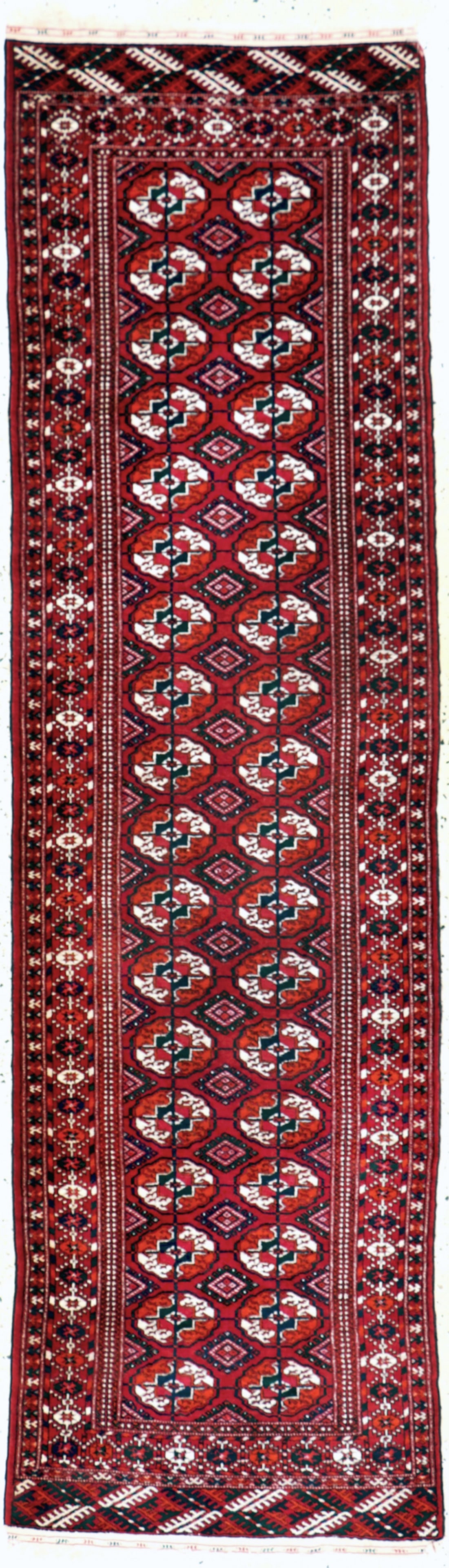 Bukhara, Turkmenistan, late 20th century, woolon wool: Bukhara, Turkmenistan, late 20th century, woolon wool, approx. 270 x 77 cm, condition: 2. Rugs, Carpets & Flaweaves