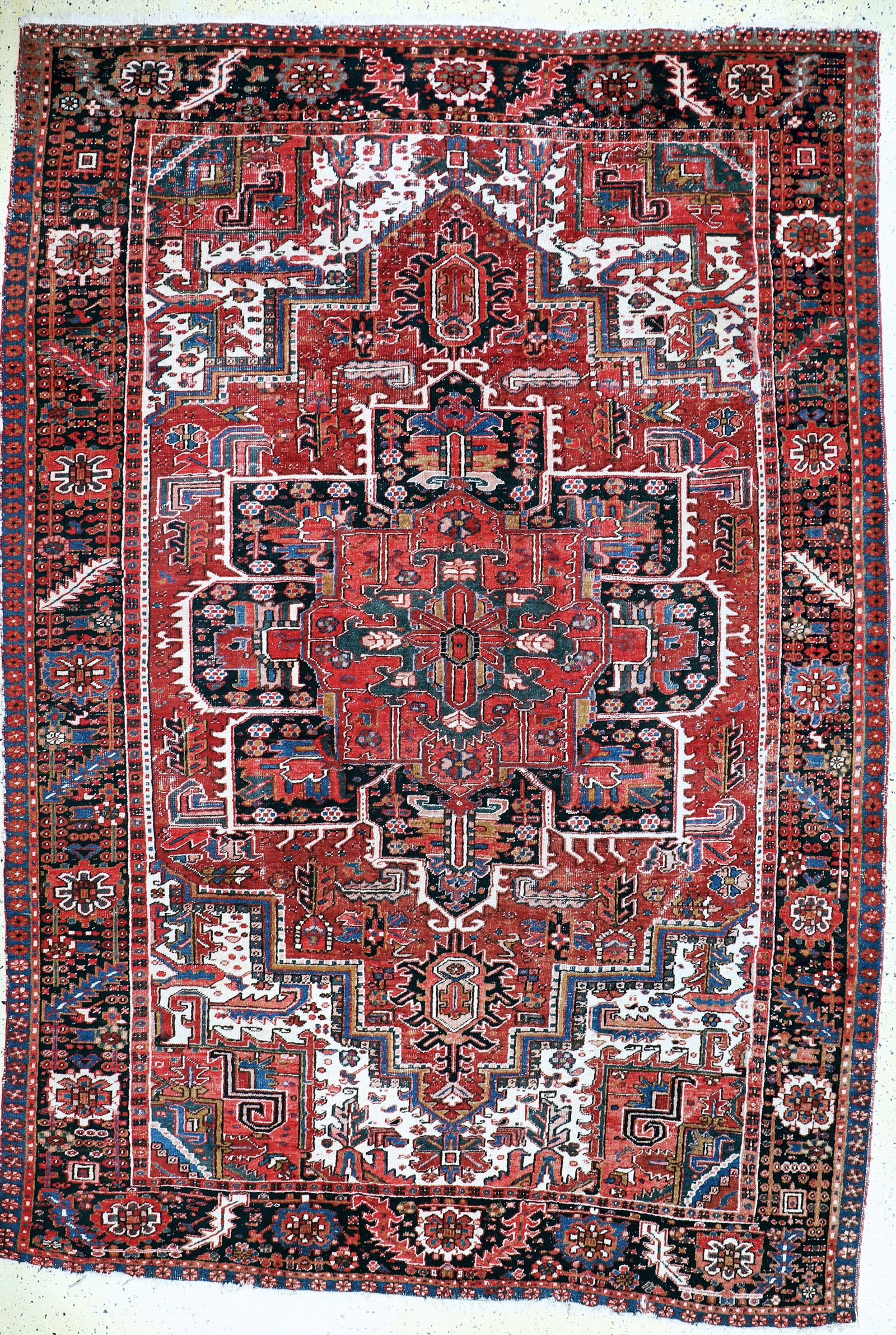 Heriz old, Persia, early 20th century, wool oncotton (1 of 10)