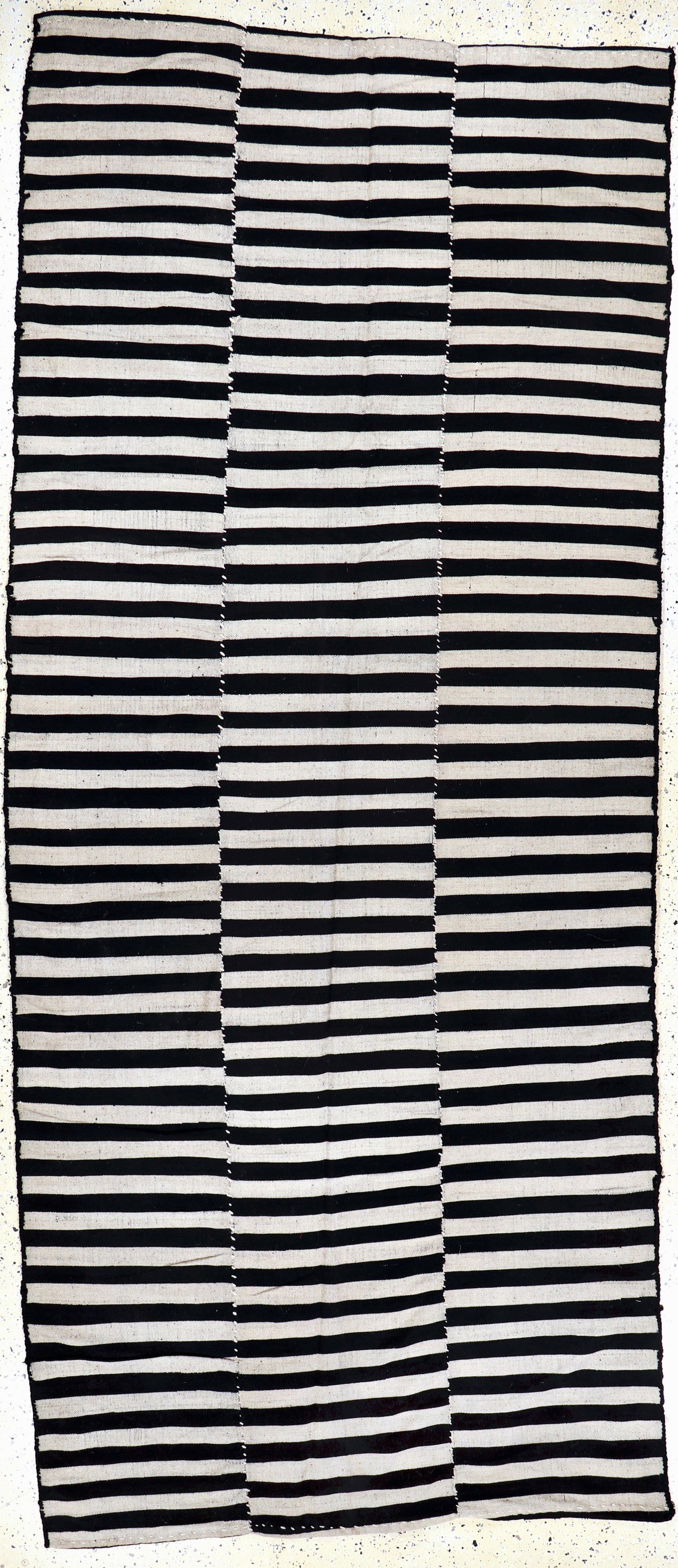 Mazandaran Kilim, Persia, mid-20th century, wool on: Mazandaran Kilim, Persia, mid-20th century, wool on wool, approx. 375 x 157 cm, condition:2. Rugs, Carpets & Flaweaves