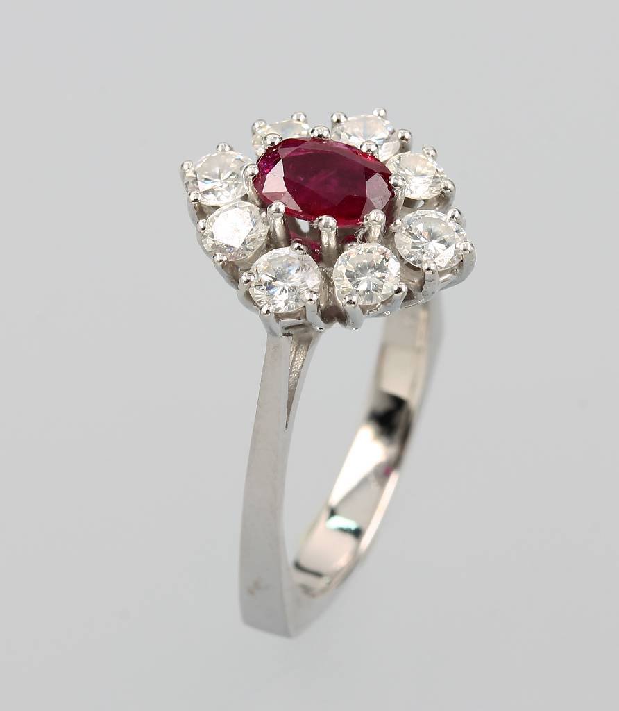 14 kt gold ring with ruby and brilliants (1 of 1)