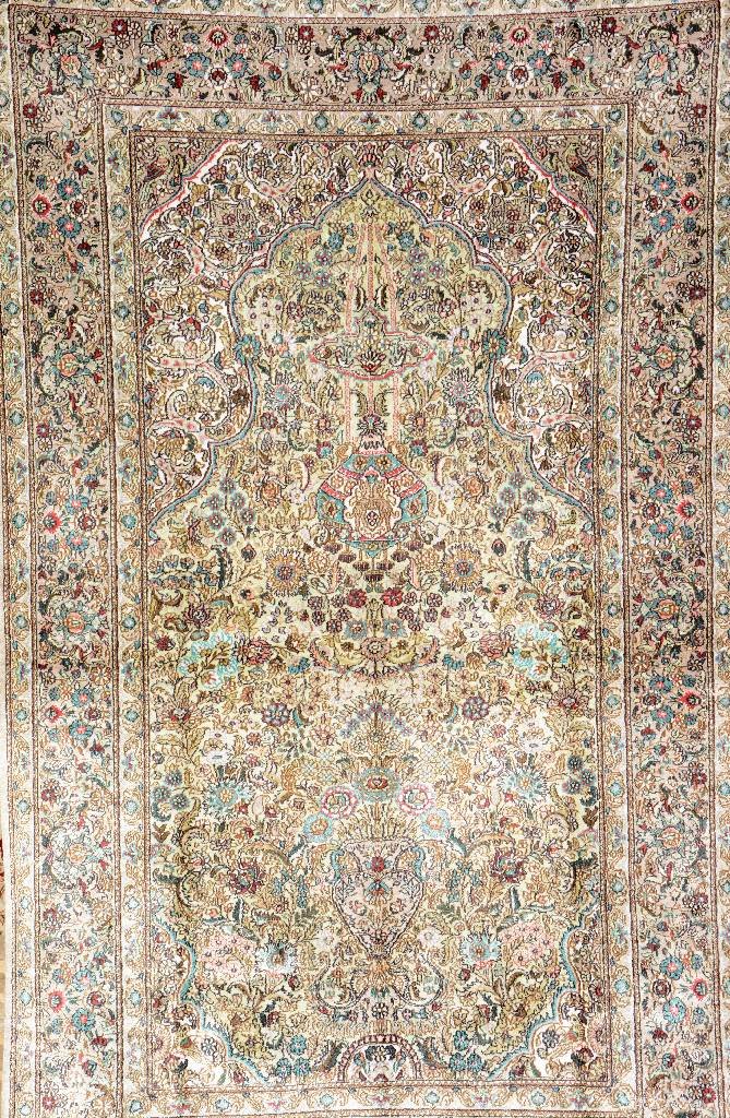 Silk Hereke, China, 30 years old, pure silk, approx. (1 of 1)