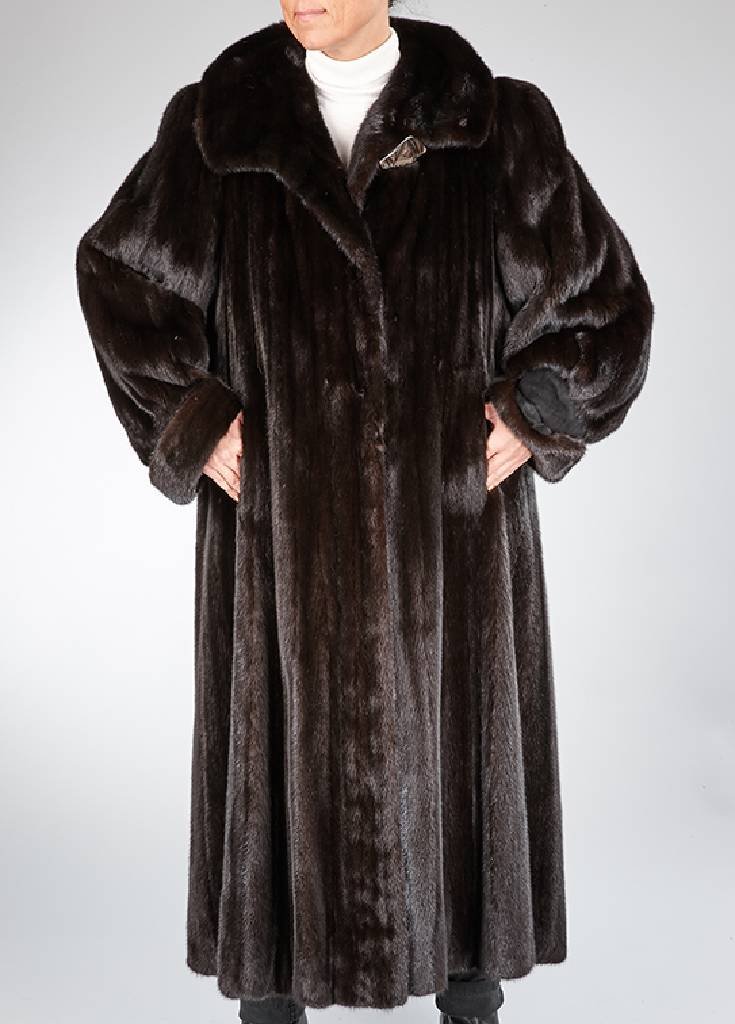 Black mink coat, size approx. 44/46 (1 of 2)