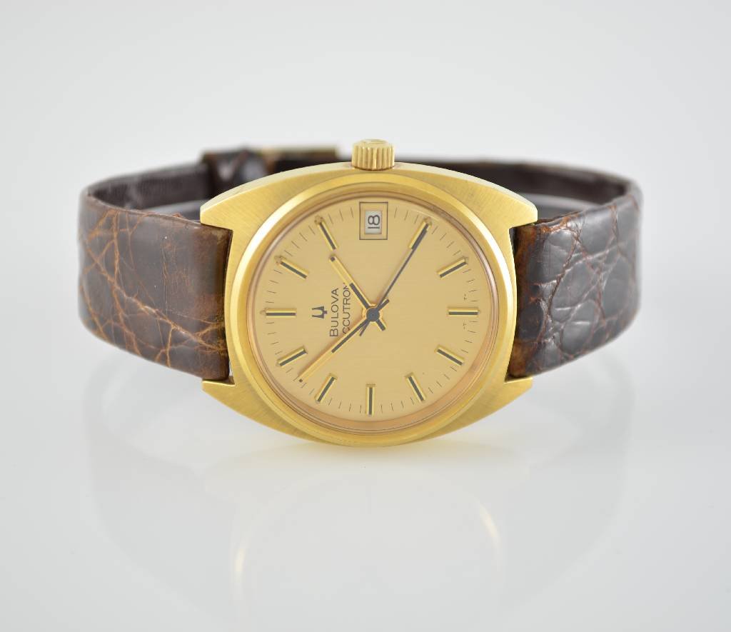 Set of 2 man`s wristwatches (1 of 6)