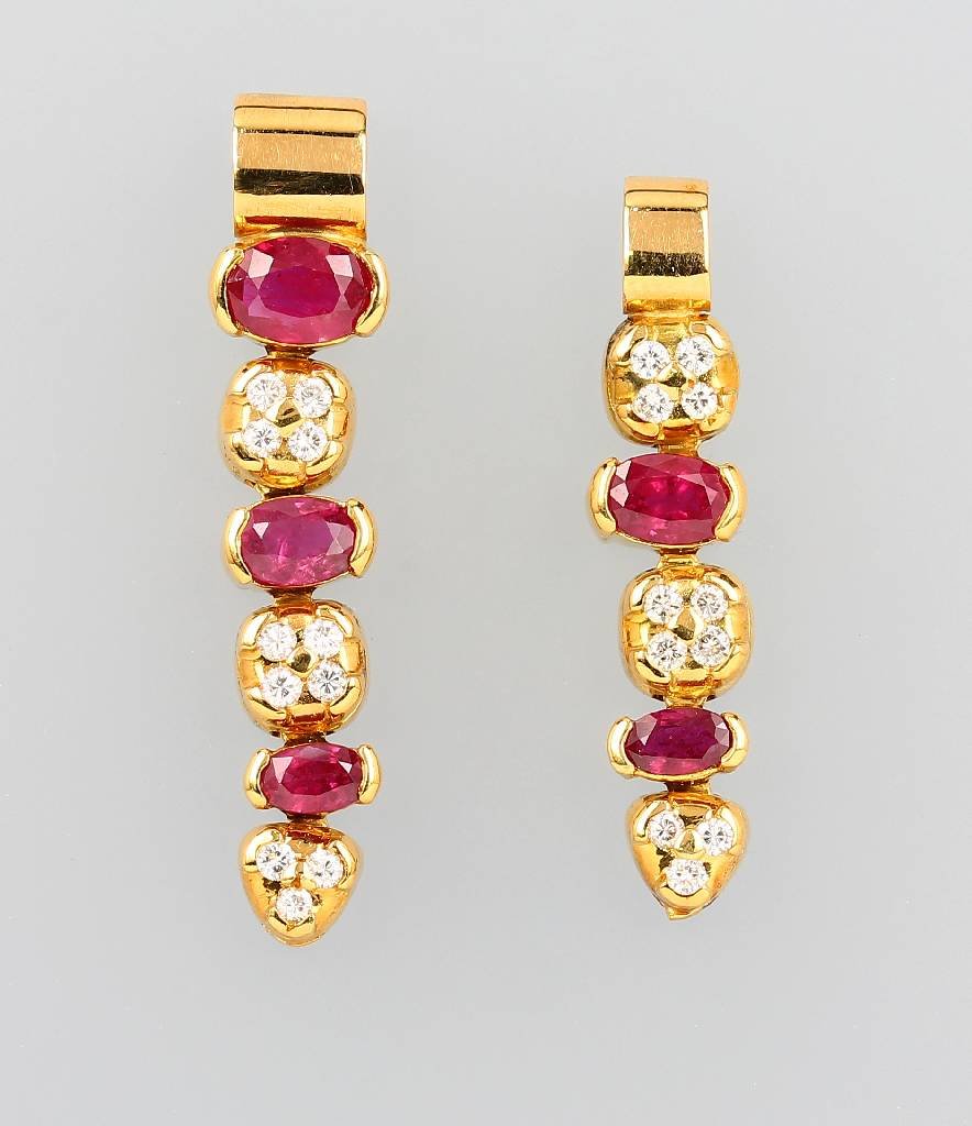 Lot of 2 18 kt gold pendants with rubies and (1 of 1)