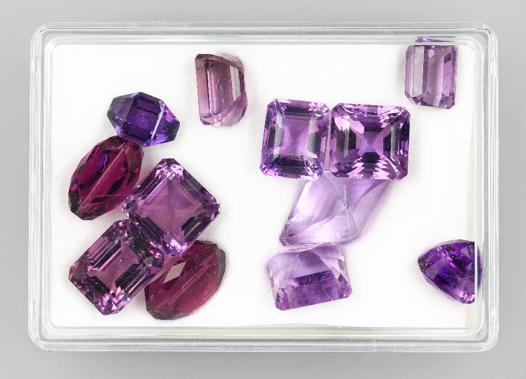 Lot 12 loose amethysts, (1 of 1)