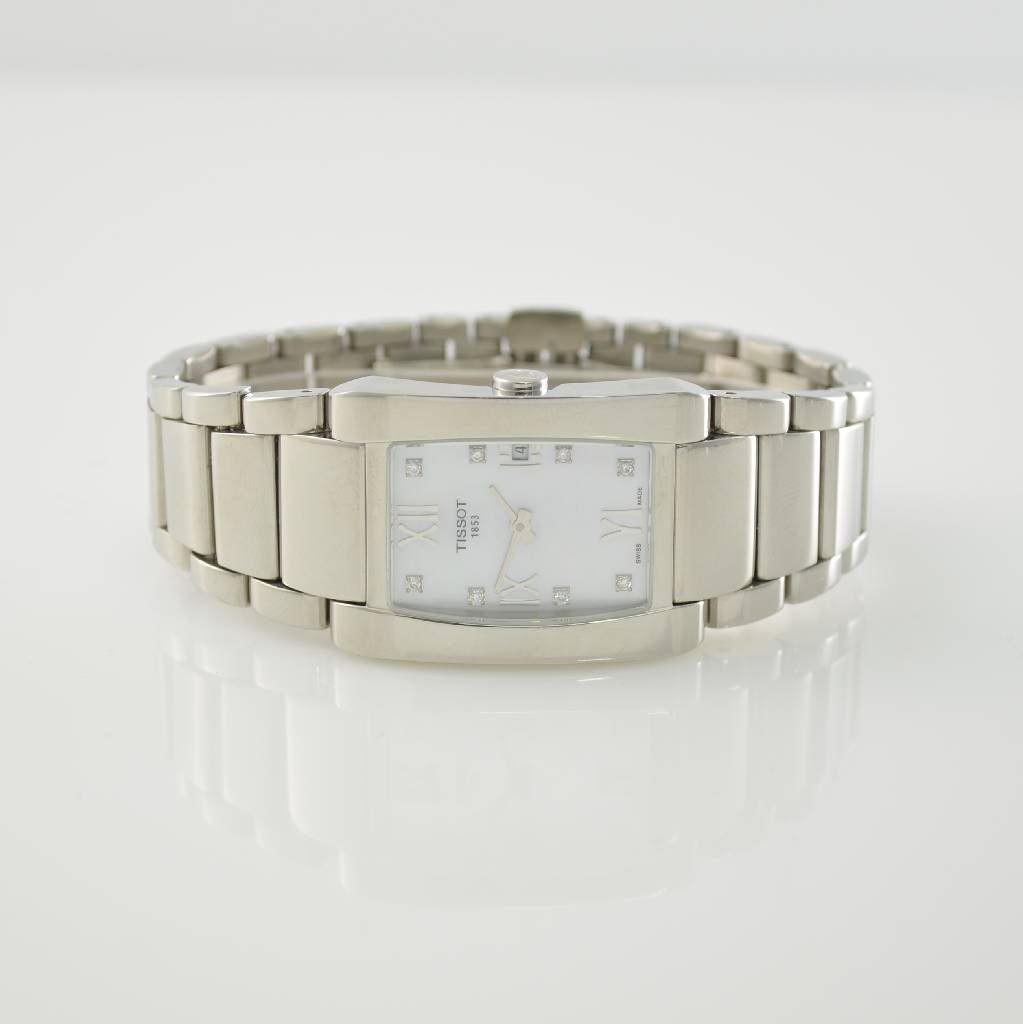 TISSOT ladies wristwatch Generosi: TISSOT ladies wristwatch Generosi, Switzerland around 2010, reference T007309A, stainless steel case including bracelet with butterfly buckle, quartz, snap on case back, mother of pearl dial with 8 in