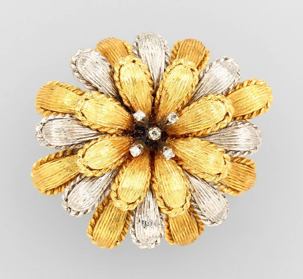 18 kt gold brooch 'blossom' with diamonds (1 of 1)