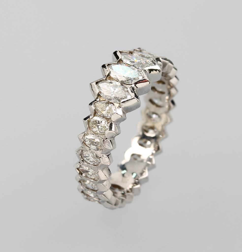 14 kt gold memoryring with diamonds (1 of 1)