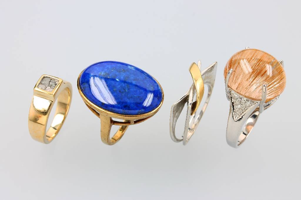 Lot 4 gold rings (1 of 1)