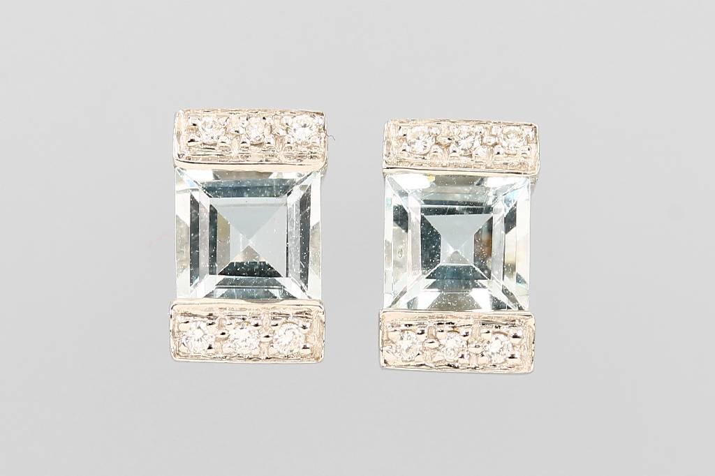 Pair of 14 kt gold earrings with aquamarines and (1 of 1)