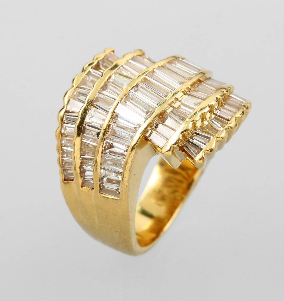 14 kt gold ring with diamonds (1 of 1)