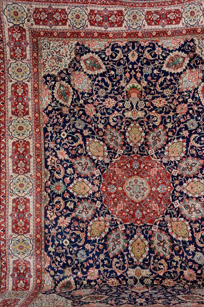 Saruk 'Sheikh-Safi Design',: Saruk 'Sheikh-Safi Design', Persia, circa 40 years old, wool/cotton, approx. 373 x 278 cm, condition: 2 (good condition).*