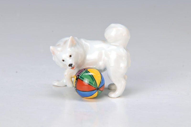 figurine, Meissen,: figurine, Meissen, designed by around 1907, Erich Hösel, swords mark: first molding, dog with colorful ball, polychrome painting, ModelNo. V 118, 4.5 x 5 cm