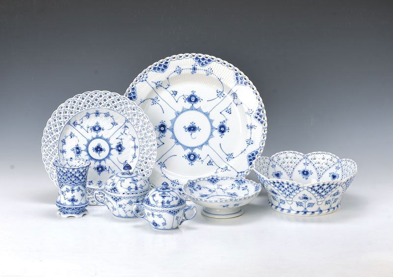 22 parts Royal Copenhagen (1 of 1)