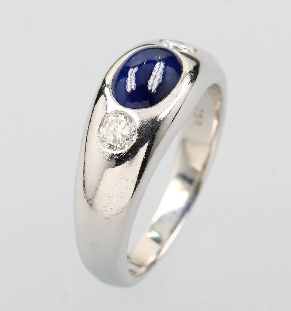 18 kt gold band ring with sapphire and brilliants (1 of 1)