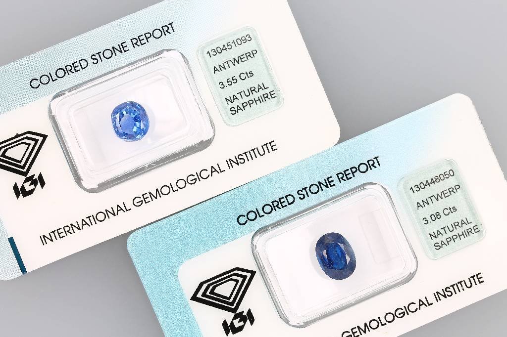 Lot 2 loose sapphires (1 of 1)