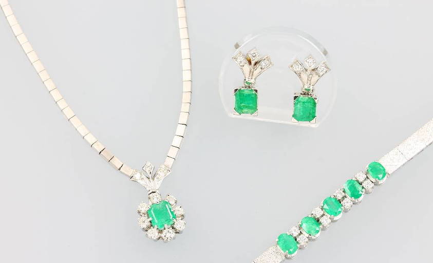 14 Kt Gold Jewelry With Emeralds And Brilliants