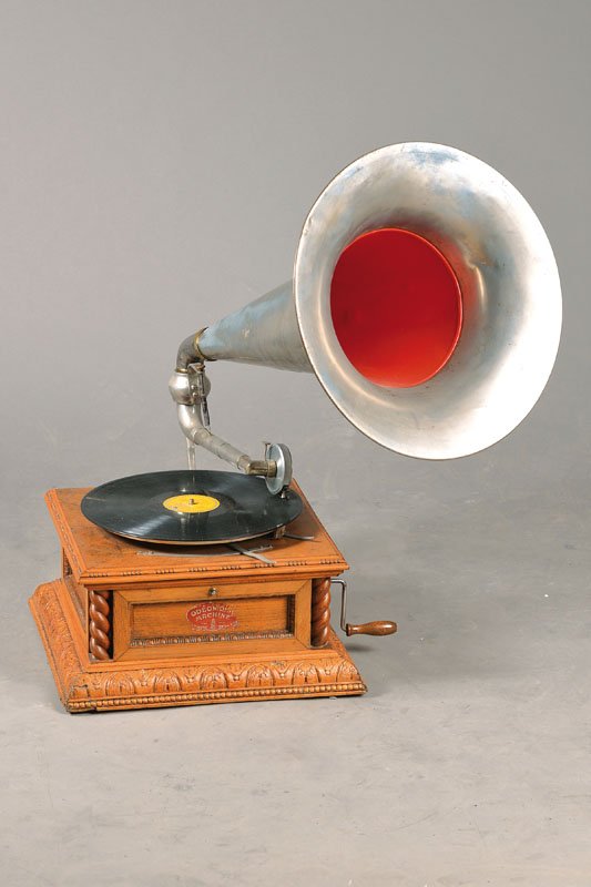 INTERNATIONAL TALKING MACHINE (1 of 1)