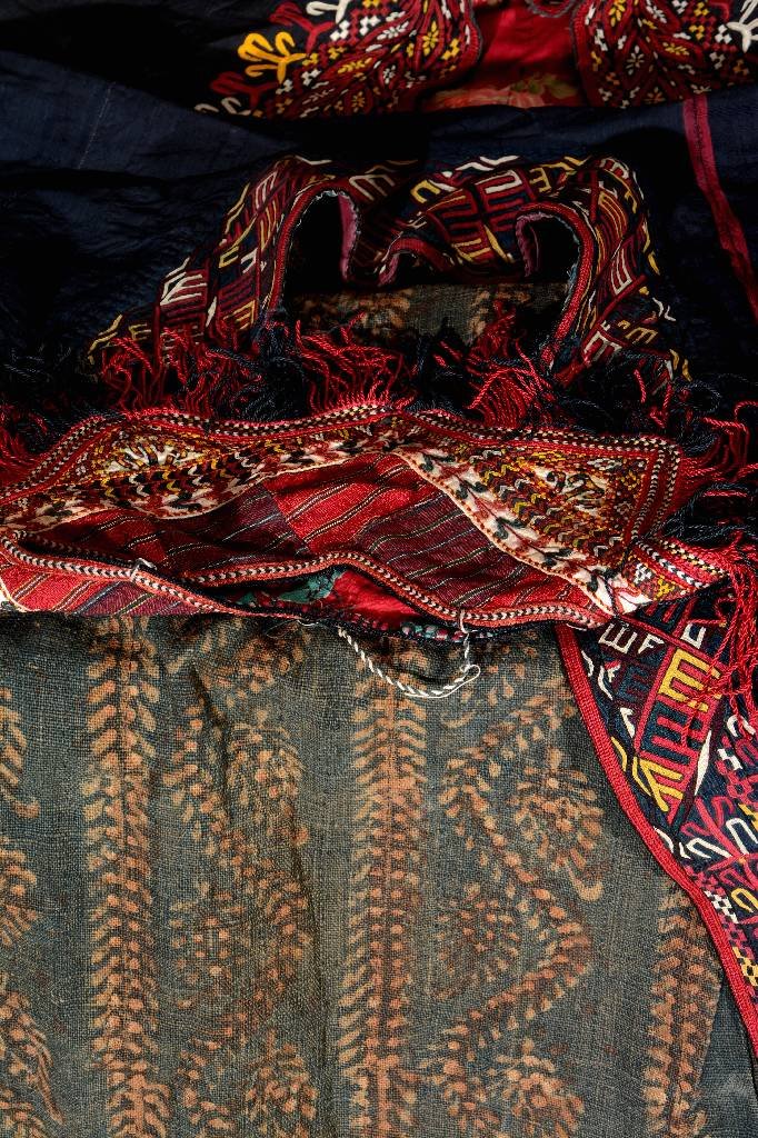 3 Lots (2x Chirpy, 1x Neck Jewelery), (1 of 1)