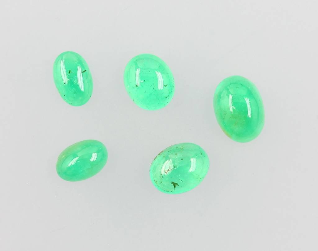 Lot 5 loose emerald cabochon (1 of 1)