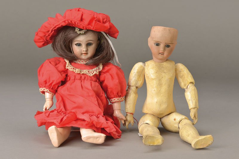 2 porcelain head dolls, France (1 of 1)