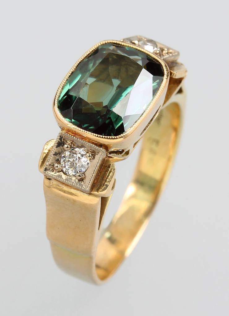 14 kt gold ring with peridot and diamonds (1 of 1)