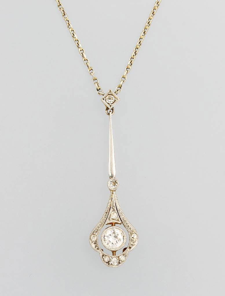 14 kt gold Art-Deco-Necklace with diamonds: 14 kt gold Art-Deco-Necklace with diamonds ,WG/YG 585/000, old cut diamond approx. 0.12 ctWesselton/si, 8 diamond roses total approx. 0.06 ct, l. approx. 52 cm, case lock with safety eight