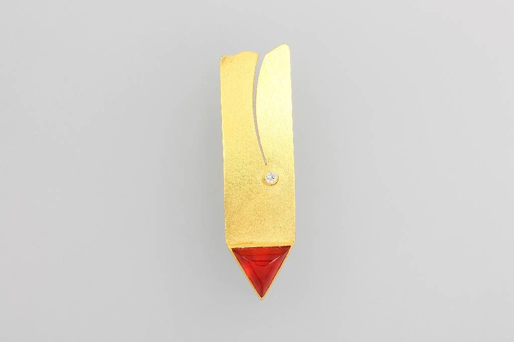 18 kt gold pendant with brilliant and fire opal (1 of 1)