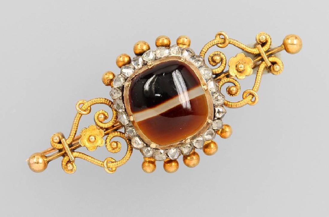 14 kt gold brooch with agate and diamonds (1 of 1)