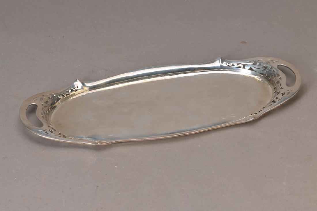 Ovale small tray (1 of 2)