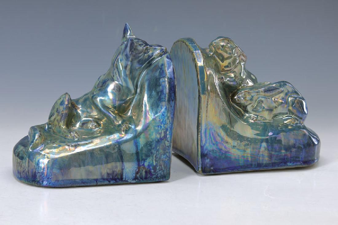 pair of bookends (1 of 2)