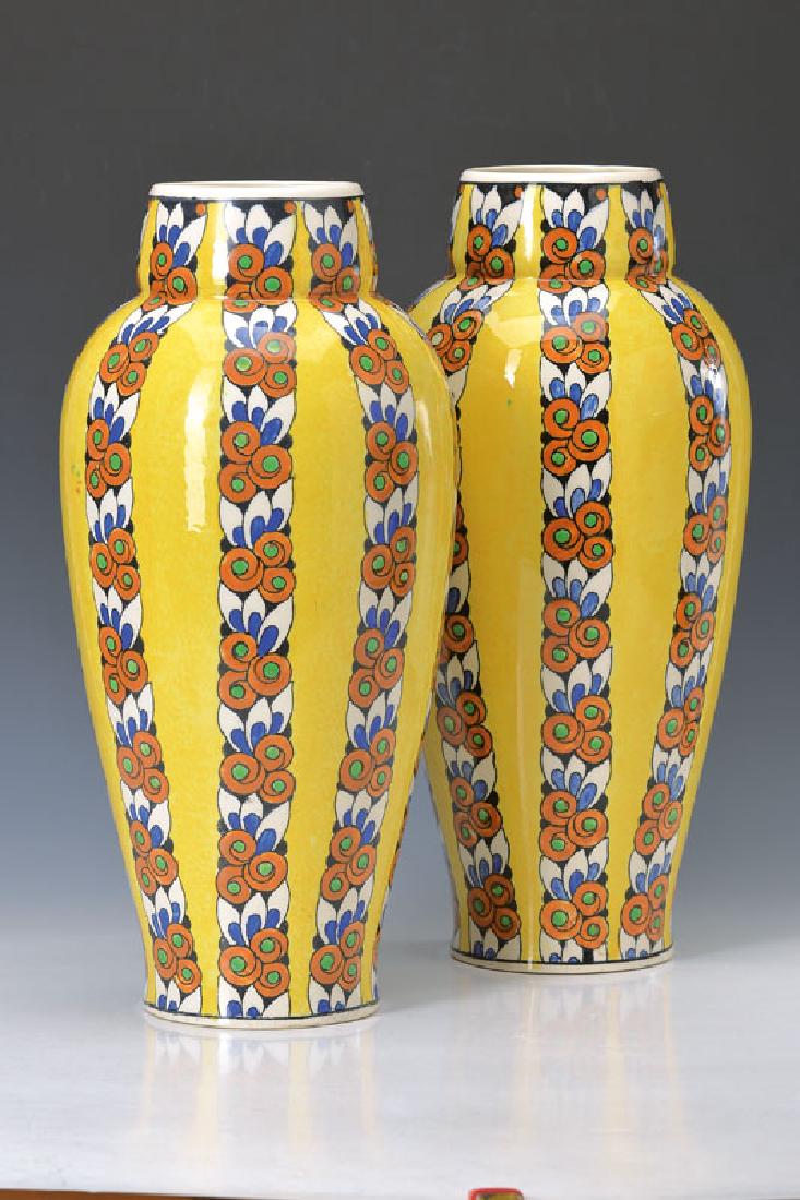 pair of vases (1 of 2)