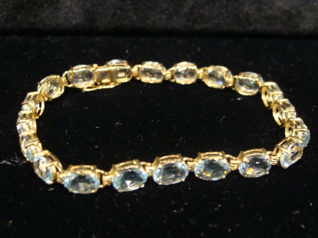 20kt Aquamarine mounted in 14kt yellow gold: 20kt Aquamarine mounted in 14kt yellow gold