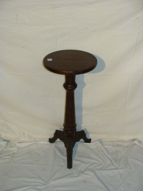 Plant stand w/ cast iron feet: Plant stand w/ cast iron feet