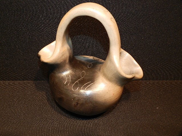 Catawba Indian Pottery Two Spout w/ handle by A. F: Catawba Indian Pottery Two Spout w/ handle by A. Ferrell