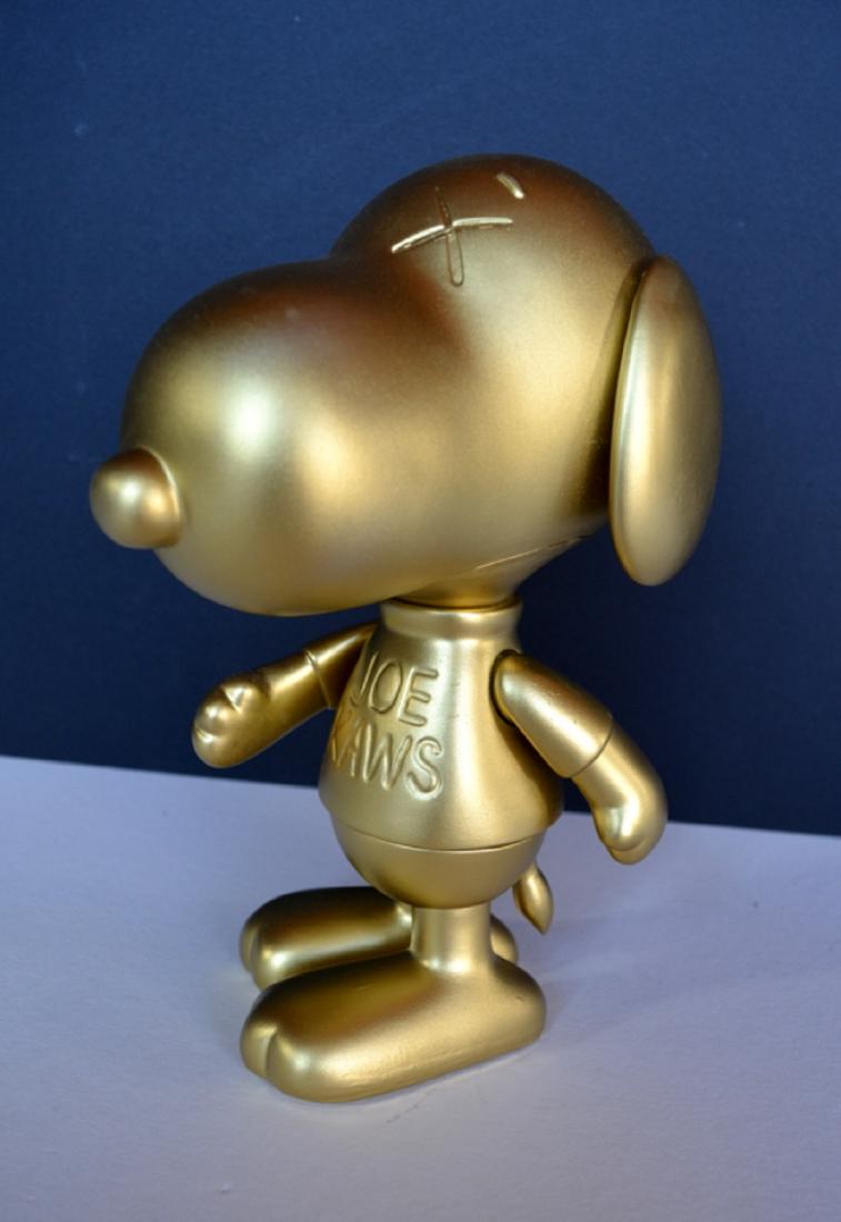 Original Fake KAWS Snoopy Limited Edition GOLD - NEW: Original Fake KAWS Snoopy Limited Edition GOLD - NEW 2019. Hello Everyone! Let's come & buy the OriginalFake KAWS Snoopy Limited Edition GOLD - NEW 2019. Size: 20 CM.A new item, unused, without box, r