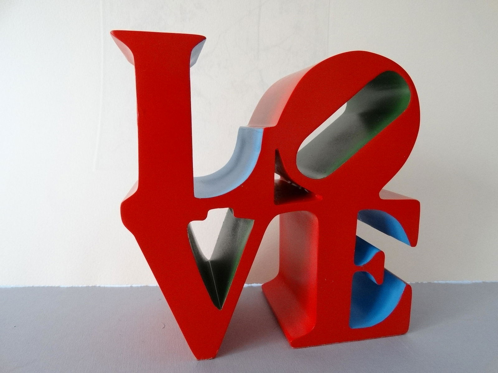 Robert Indiana - Love: Robert Indiana - Love 2018 Painted Polystone 15 x 15 x 7 cm / 6 x 6 x 2.8 inches Edition of 500