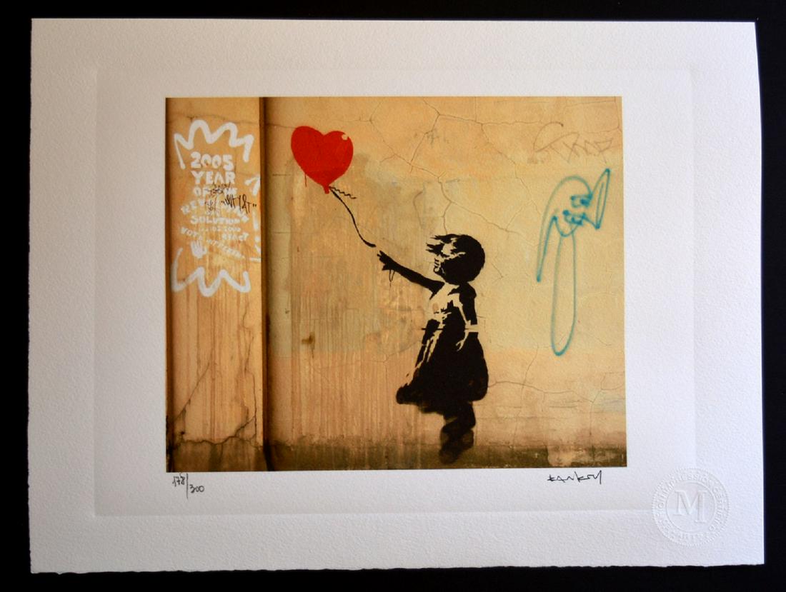 Banksy -Girl with a balloon, Ed. 300 units. Certificate: Banksy -Girl with a balloon, Ed. 300 units Printed signature. Pencil No. This is a Manual Art Work. NO IS OFFSET. Size: 38x28 cm Modern lithography finished by hand. Vivera ink pigment. Numeration in 