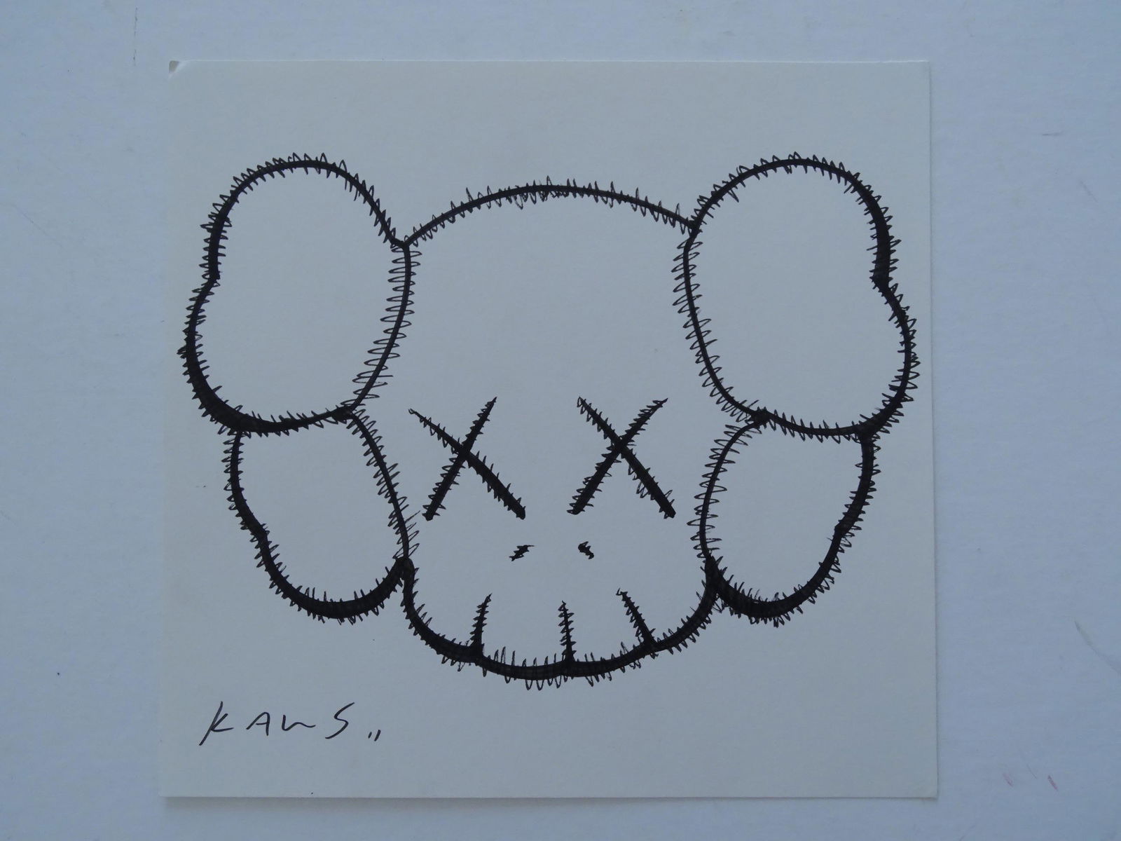 KAWS: KAWS KAWS marker pen drawing, 23x22cm. Magnificent artwork attributed to KAWS. KAWS is with Andy Warhol or Roy Lichtenstein one of the best pop art artist. Very good condition