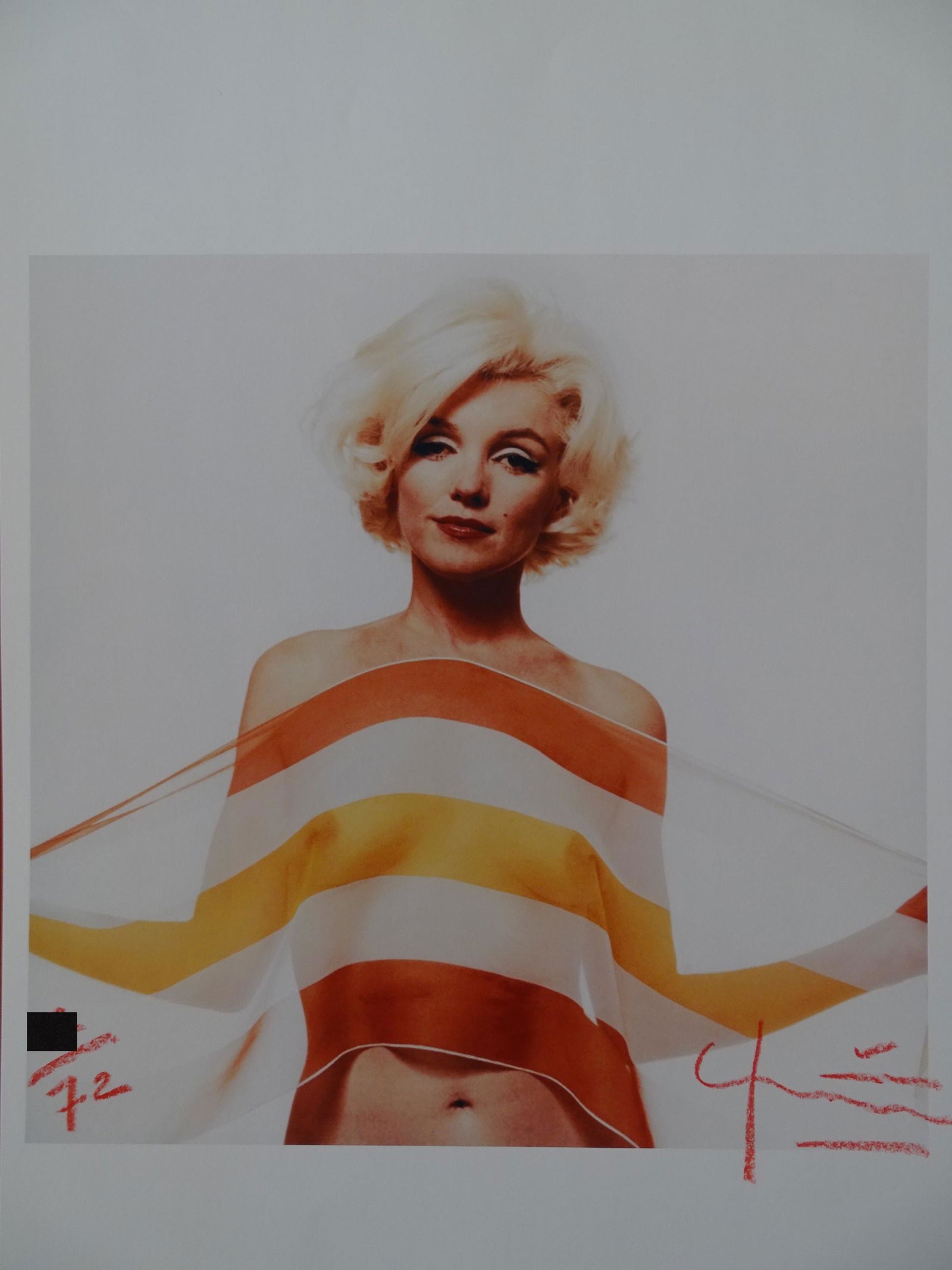Bert Stern- Marilyn- Hand signed -numbered: Bert Stern, hand signed lithographic picture, numbered edition of only 72, stamped seal on the back, ca 43x31cm. Stern was the son of Jewish immigrants and grew up in Brooklyn. His father worked as a