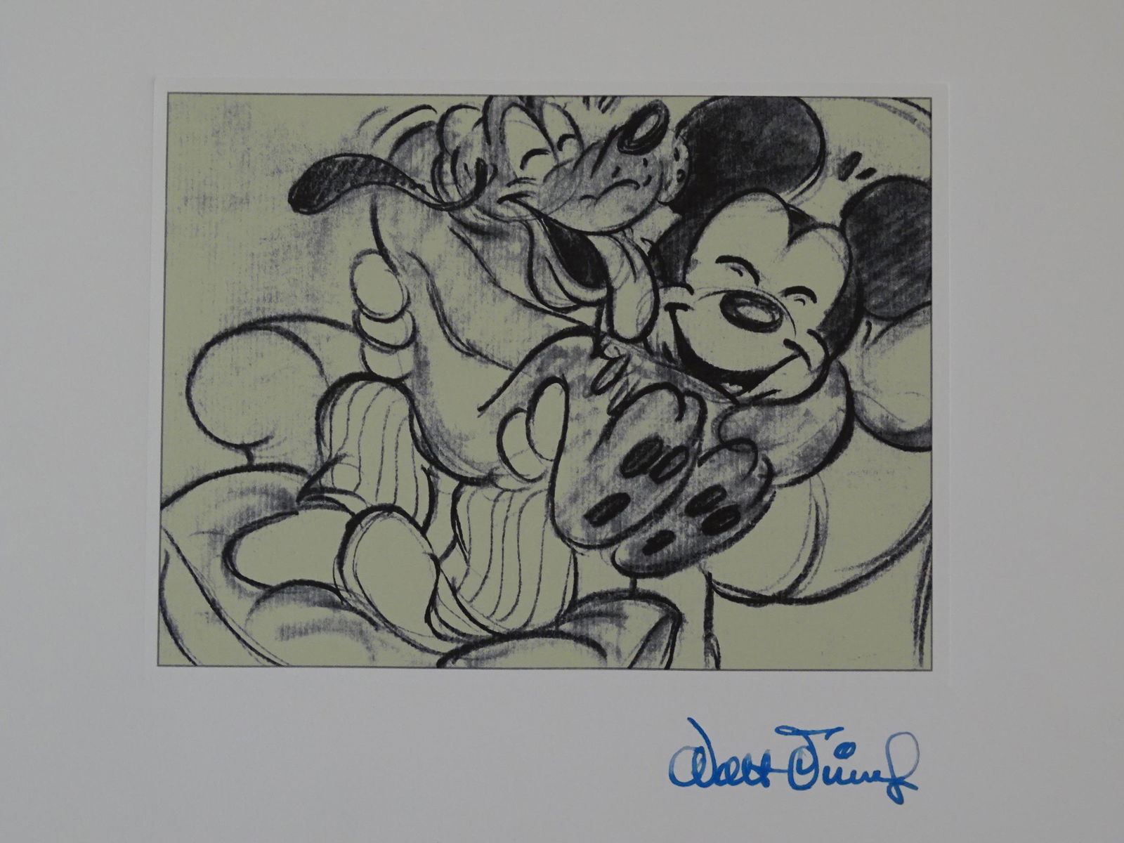 Walt Disney, lithograph Mickey Mouse: Walt Disney, Mickey Mouse. 50X40cm including the mat. Careful packaging and international registered shipping.